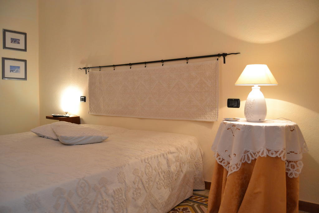 S'Attobiu Guest Rooms Teulada Room photo